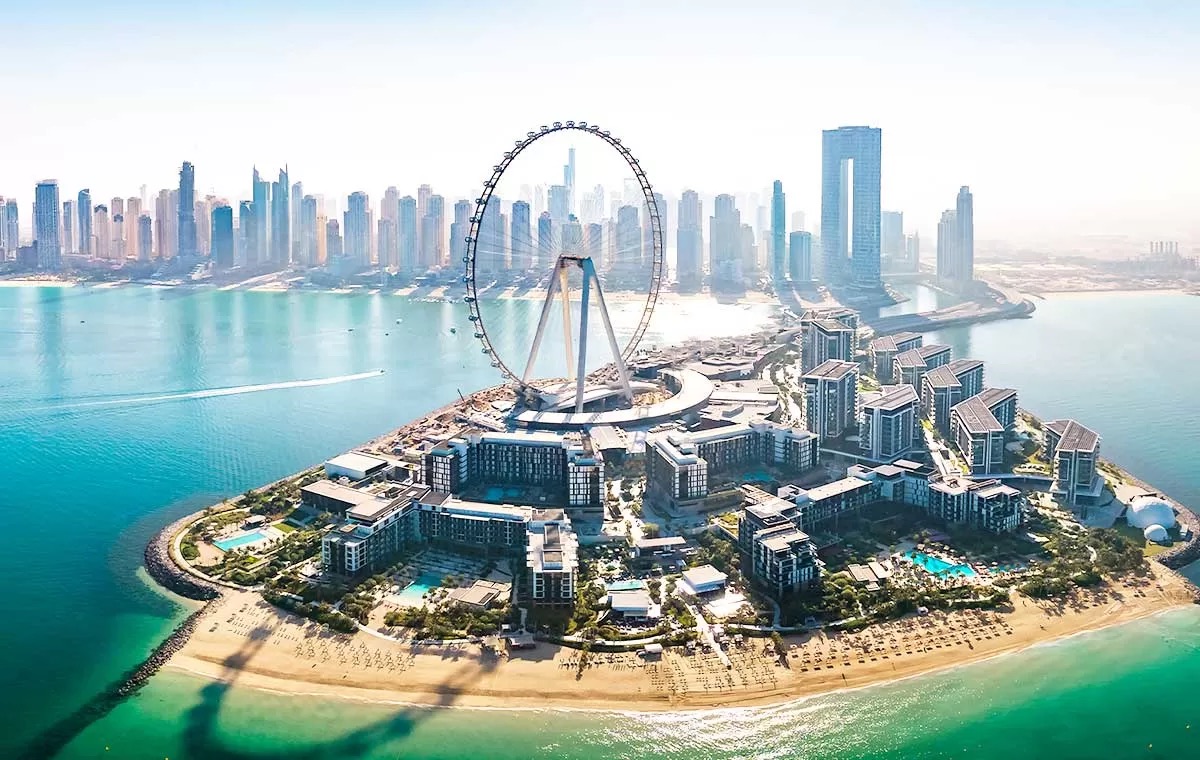 Abuzz digital wayfinding deployment at Bluewaters Island